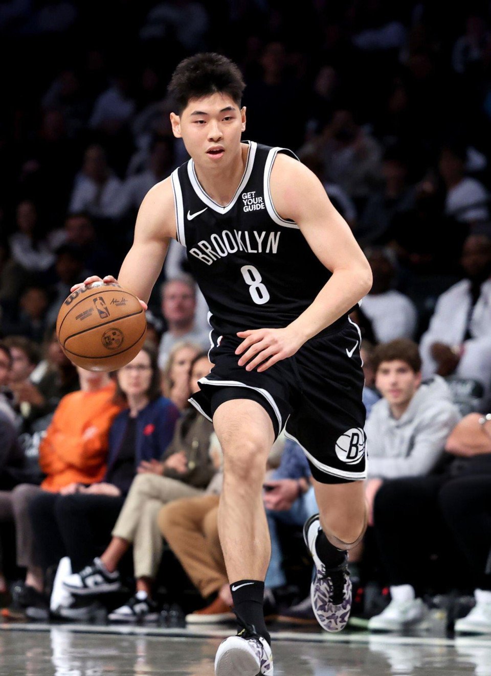 星空体育中国官方网站社区盾赛前走向成谜，费耶诺德调整名单，引发热议，年轻球员得到机会的简单介绍